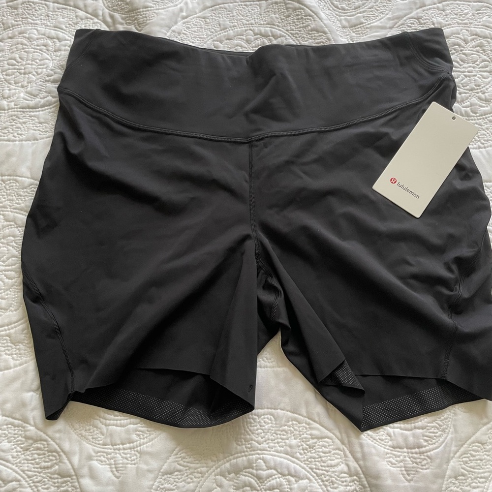Black Base Pace HR Shorts Lululemon 6 inch inseam size 20
